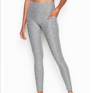 Victoria’s Secret: Essential Grey Leggings